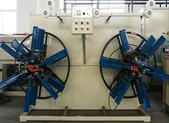 Automatische wikkelmachine voor het wikkelen van slangen met gerecycleerde rubberstroken