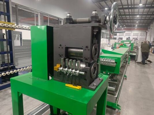 Gelijkmatige embossing, consistente kwaliteit – stabiel synchronisatie controlesysteem