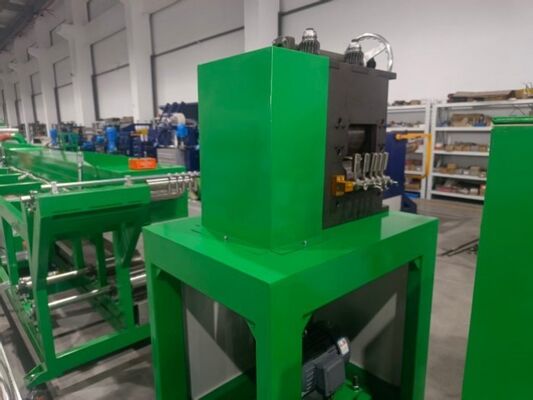 Nauwkeurige synchronisatie met afvoer voor nauwkeurige embossing. Voorkeur voor geïntegreerde embossinglijnunit