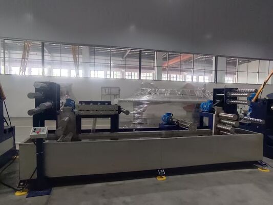 55 meter lange PP-extrusielijn met een vermogen van 235KW